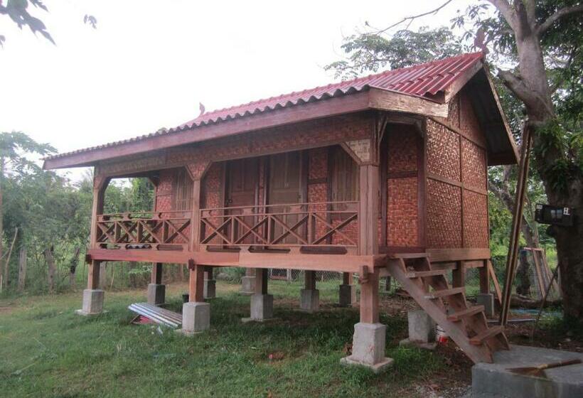 הוסטל Don Som Riverside Guesthouse