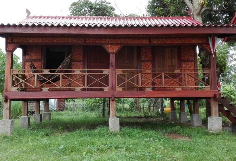 הוסטל Don Som Riverside Guesthouse
