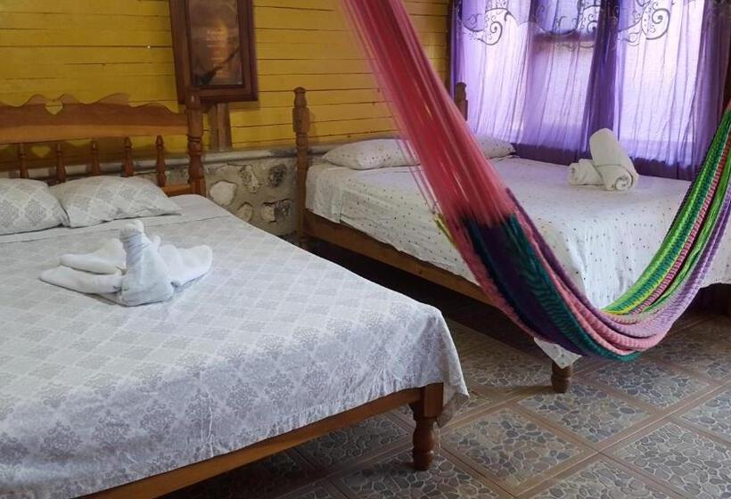 فندق صغير Posada Los Reyecitos
