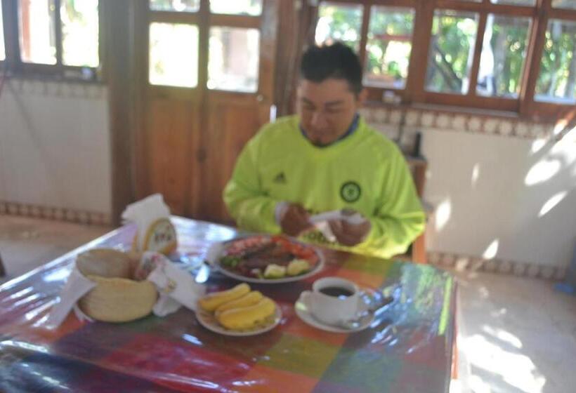فندق صغير Posada Los Reyecitos