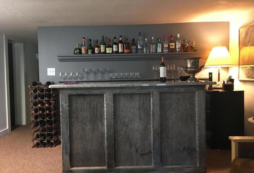 ベッドアンドブレックファースト River House Inn