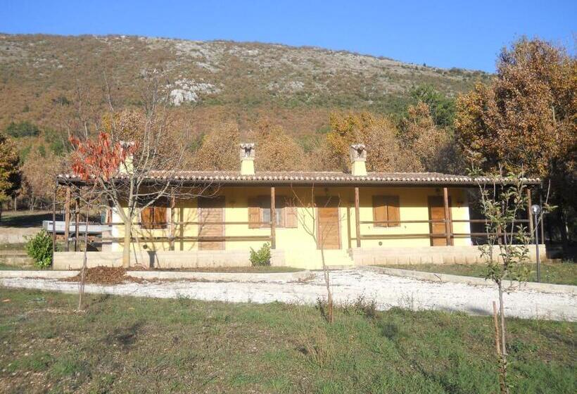ホテル Agriturismo Centuria