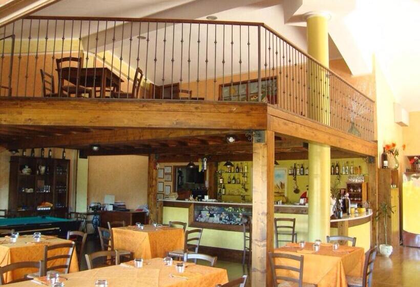ホテル Agriturismo Centuria