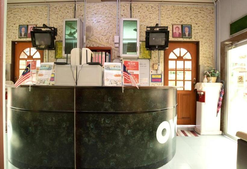 בית מלון כפרי D  Anjung Inn