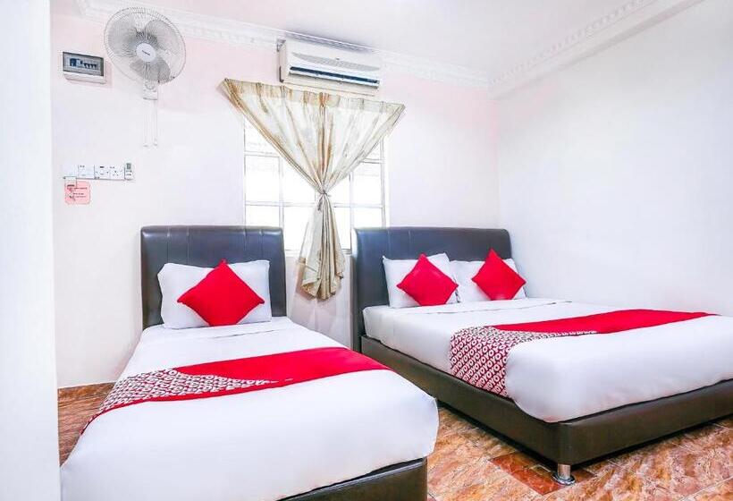 בית מלון כפרי D  Anjung Inn