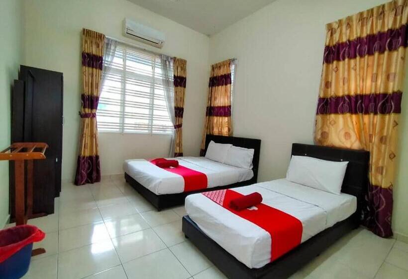 בית מלון כפרי D  Anjung Inn