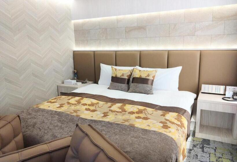 בית מלון כפרי The Graf Matsubara