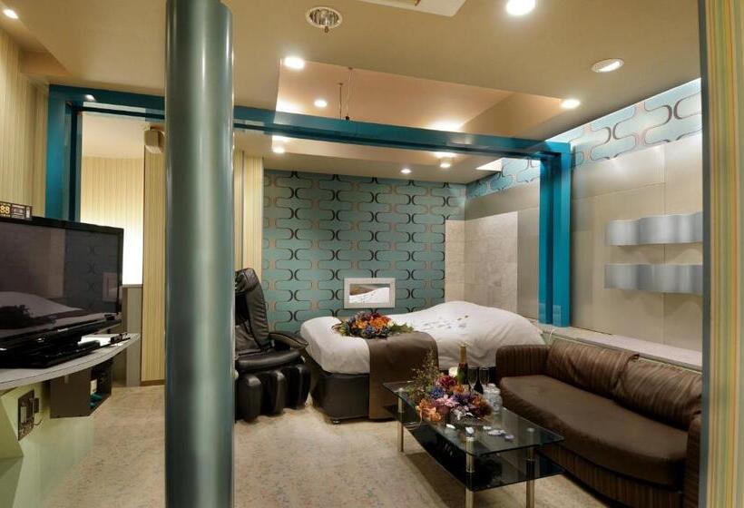 בית מלון כפרי The Graf Matsubara