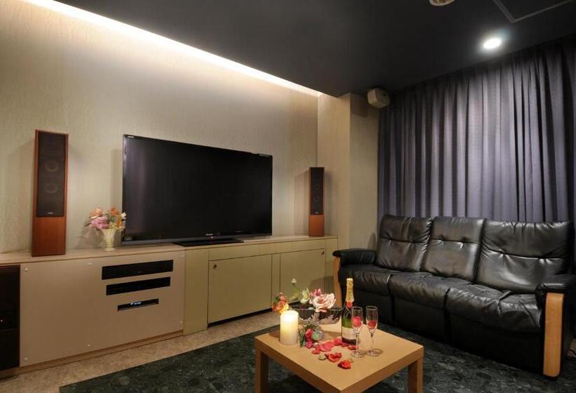 בית מלון כפרי The Graf Matsubara