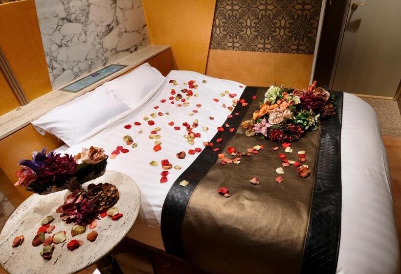 בית מלון כפרי The Graf Matsubara