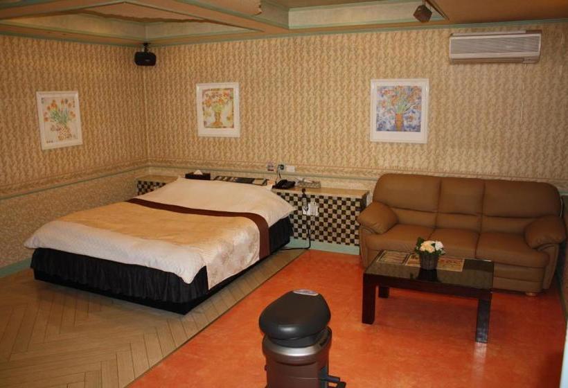 فندق Restay Moon Kochi