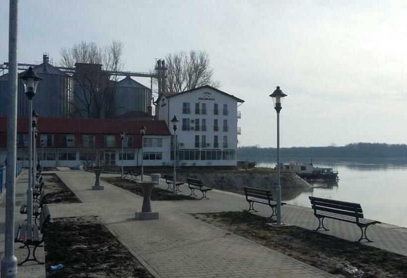 هتل Sucidava