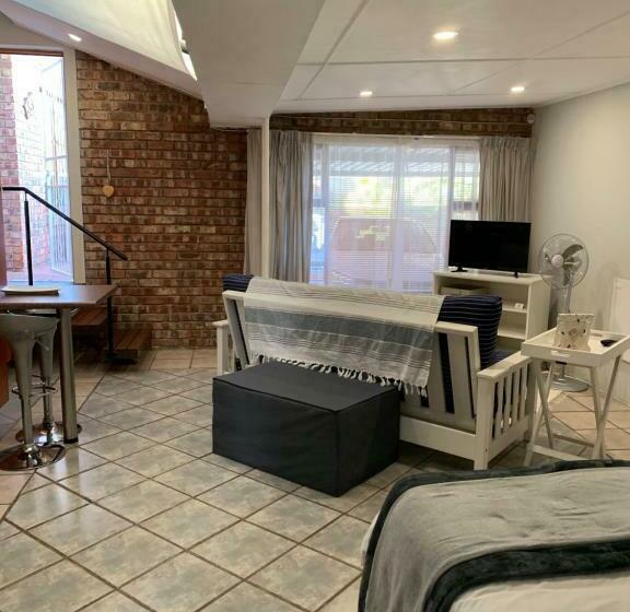 פנסיון Glenelg Road Guesthouse