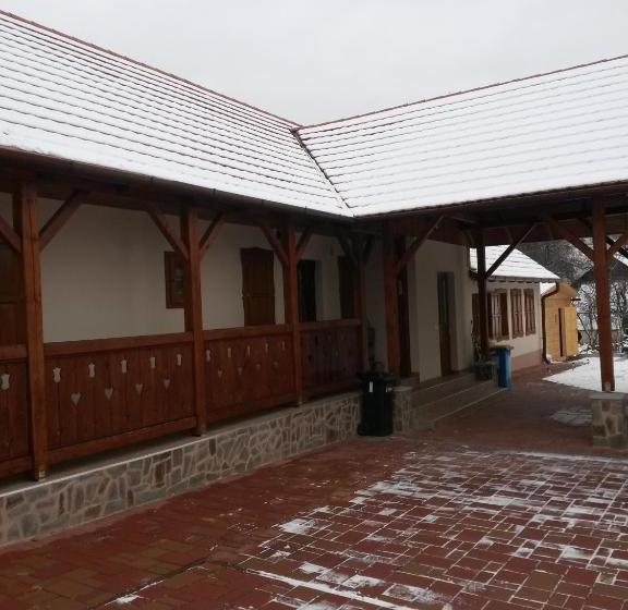 פנסיון Martonyi Erdőszéli Vendégház