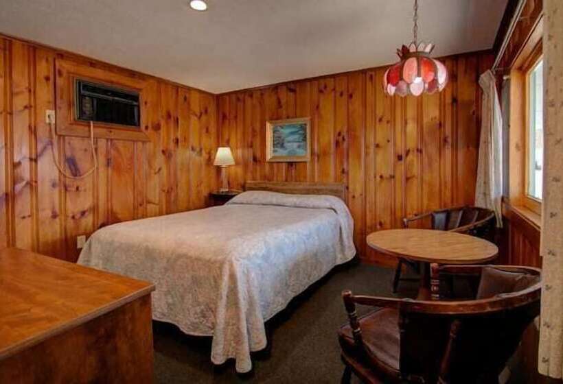 Dolphyn Motel