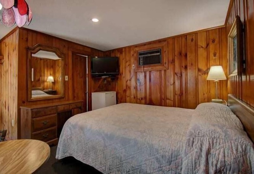 Dolphyn Motel