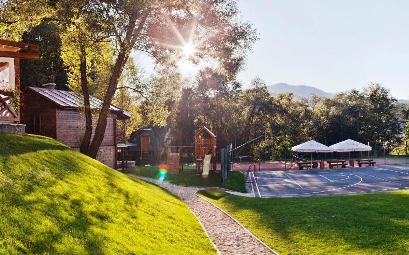 ホテル & Wellness Lesanka