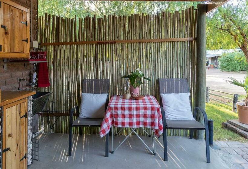 ペンション Kalahari Camelthorn Guesthouse And Camping