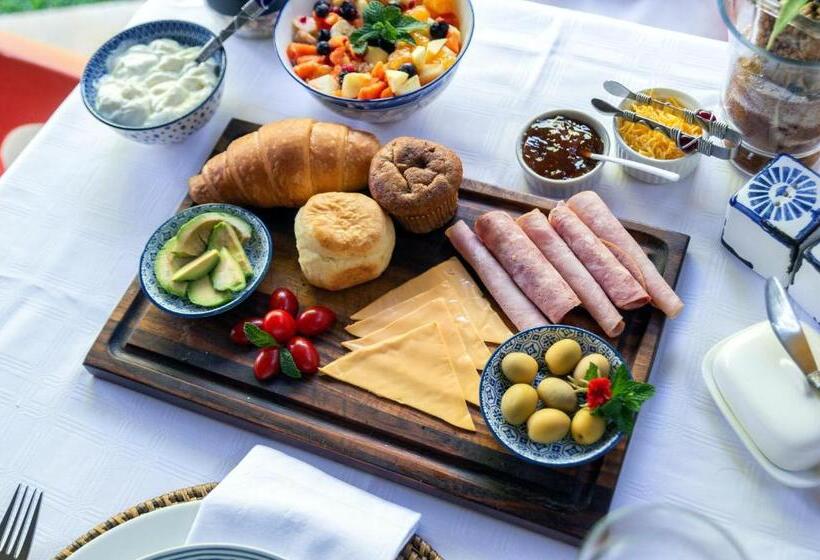 ペンション Kalahari Camelthorn Guesthouse And Camping