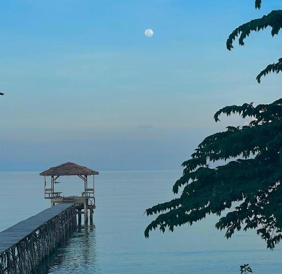 פנסיון Sanctum Una Una Eco Dive Resort