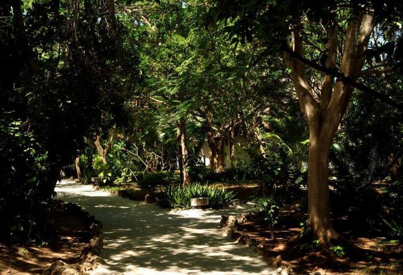 استراحتگاه Fumba Beach Lodge