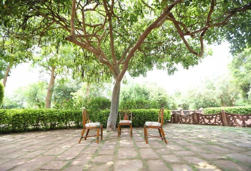 منتجع Welcomheritage Bal Samand Lake Palace