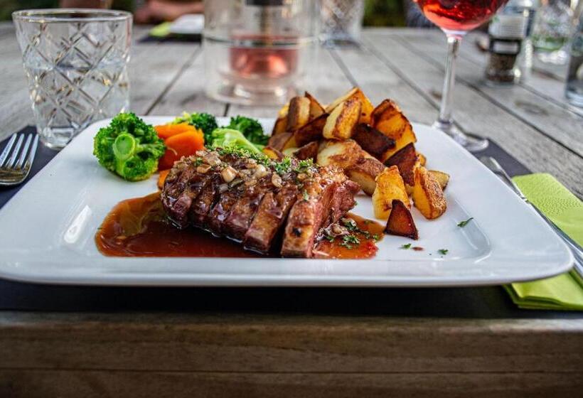 Vandenbeld Wines B&b