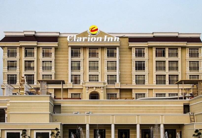 ホテル Clarion Inn Indore