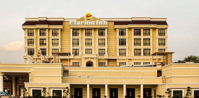 ホテル Clarion Inn Indore