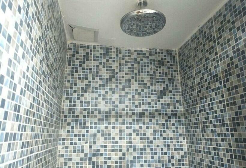 پانسیون Aesthetic Room