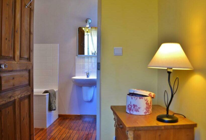 مبيت وإفطار Chatelet De Campo