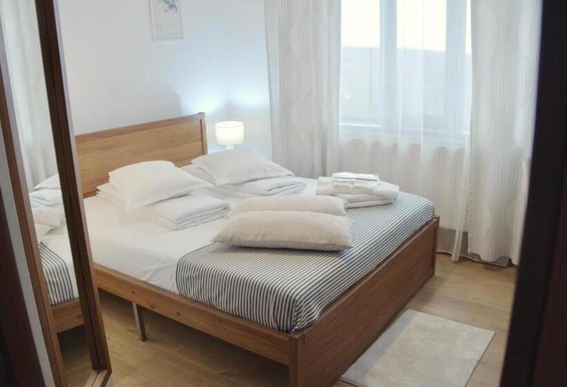 בית מלון כפרי Casa Colinelor