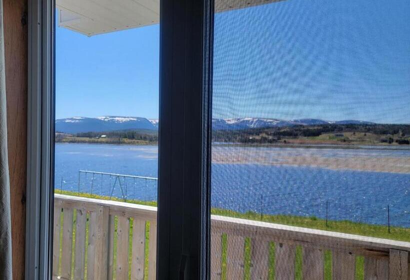 فندق Codroy Valley Cottage Country