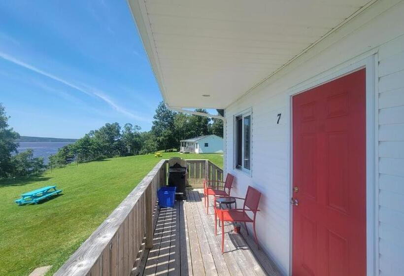 فندق Codroy Valley Cottage Country