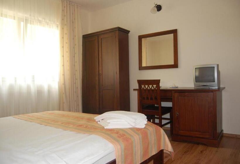 فندق Complexul Turistic Cheile Butii