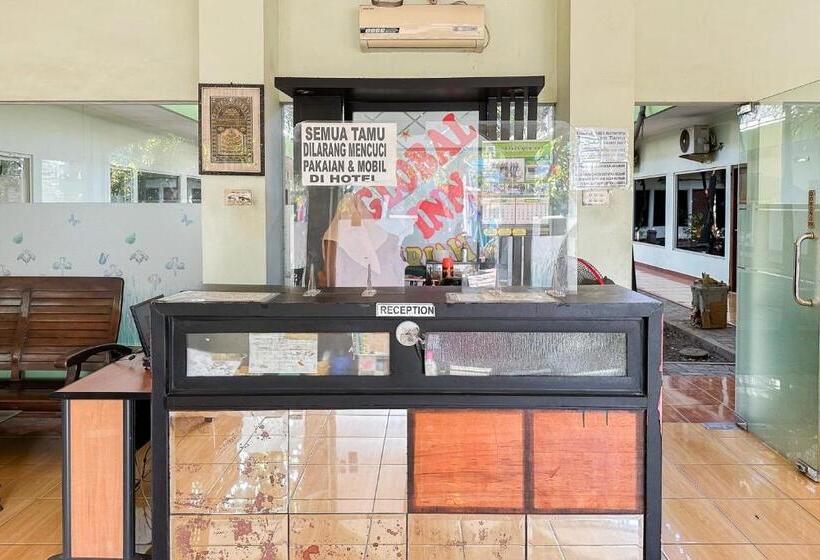 هتل Global Inn Syariah Mitra Reddoorz Near Juanda T1 Airport