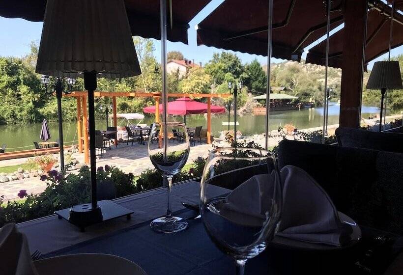 בית מלון כפרי The Swanpark