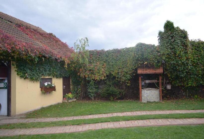 ペンション La Mos Pavel