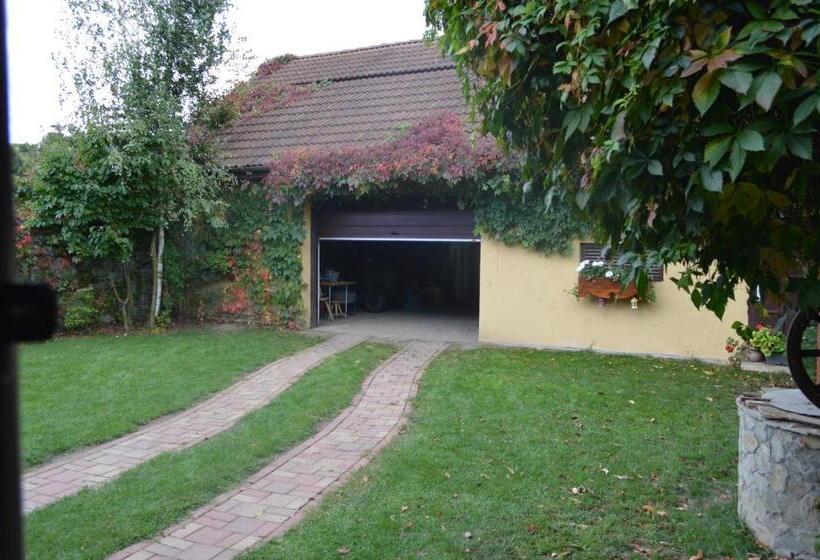 ペンション La Mos Pavel