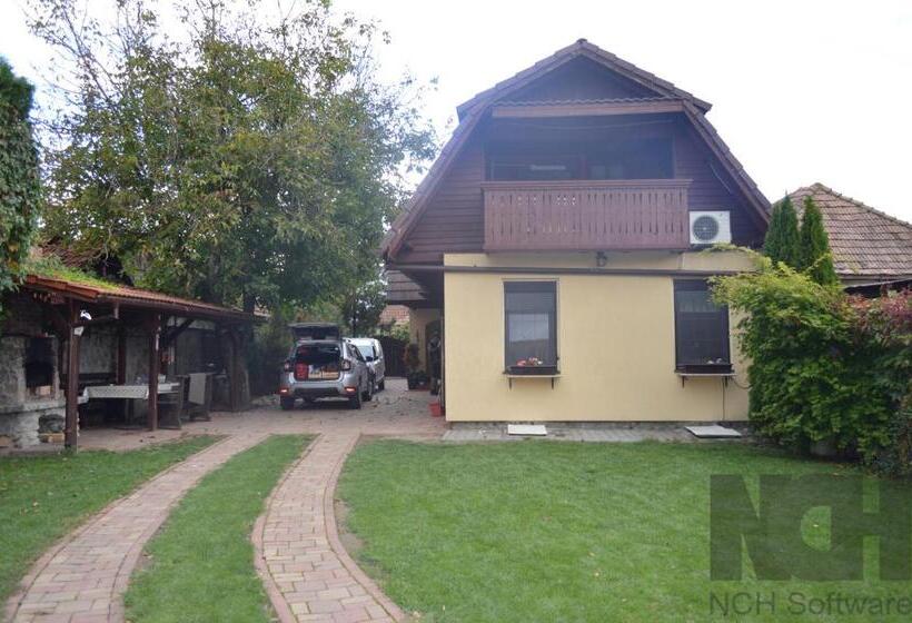 ペンション La Mos Pavel