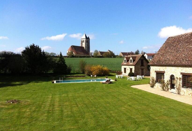 פנסיון Le Colombier De Hanches   Teritoria