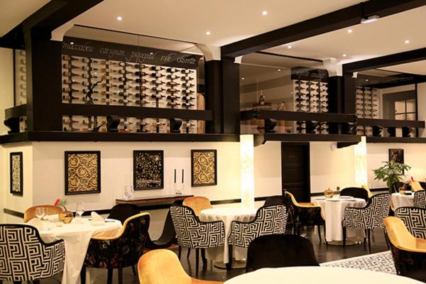 Отель Hôtel Du Barry Resort & Spa