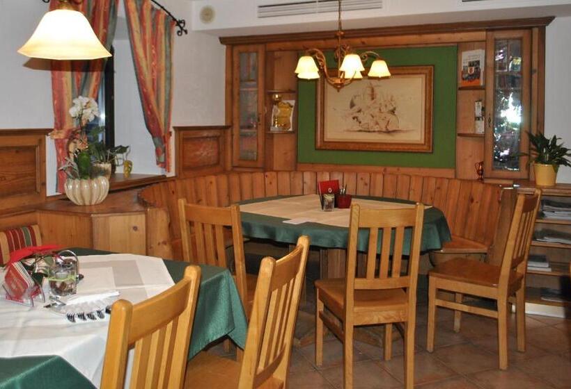 ホテル Mauernböck