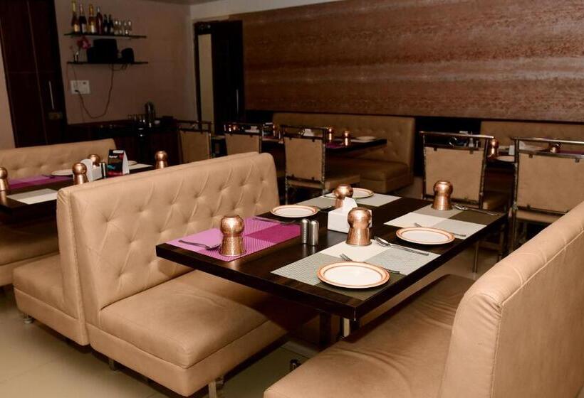 酒店 Monarch Center Point Near Dahanu Beach, Bordi
