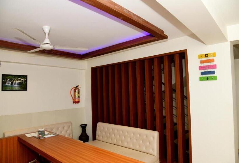 酒店 Monarch Center Point Near Dahanu Beach, Bordi