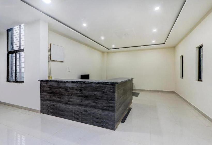 酒店 Oyo 66673 Koudal  Boarding And Lodging