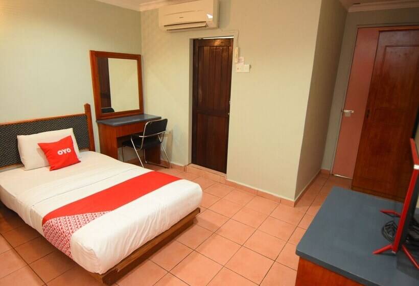 هتل Highway Inn