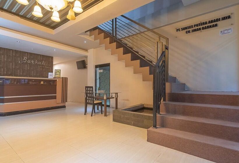 호텔 Reddoorz Plus Near Sepinggan Airport 3 Balikpapan