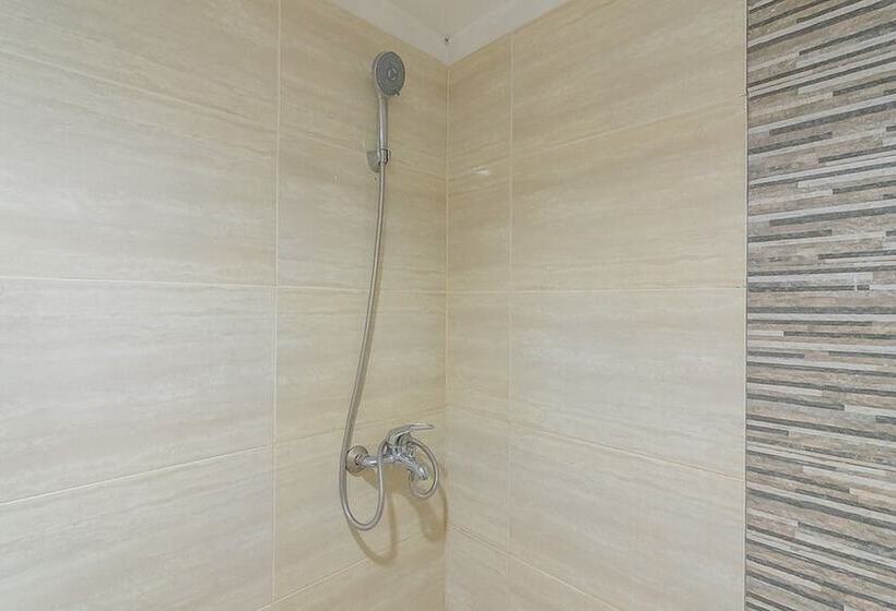 호텔 Reddoorz Plus Near Sepinggan Airport 3 Balikpapan