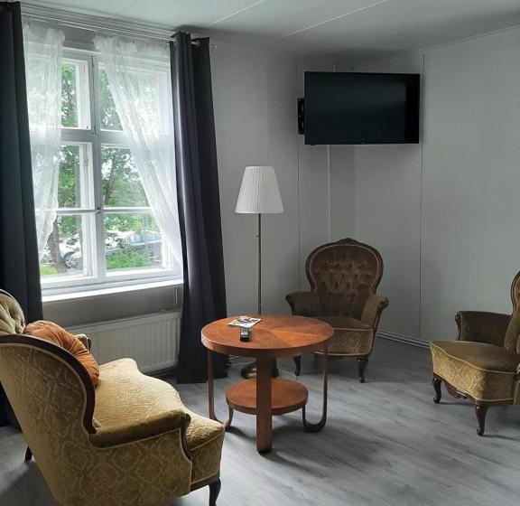 ホテル Saarijärven Ruustinna Oy